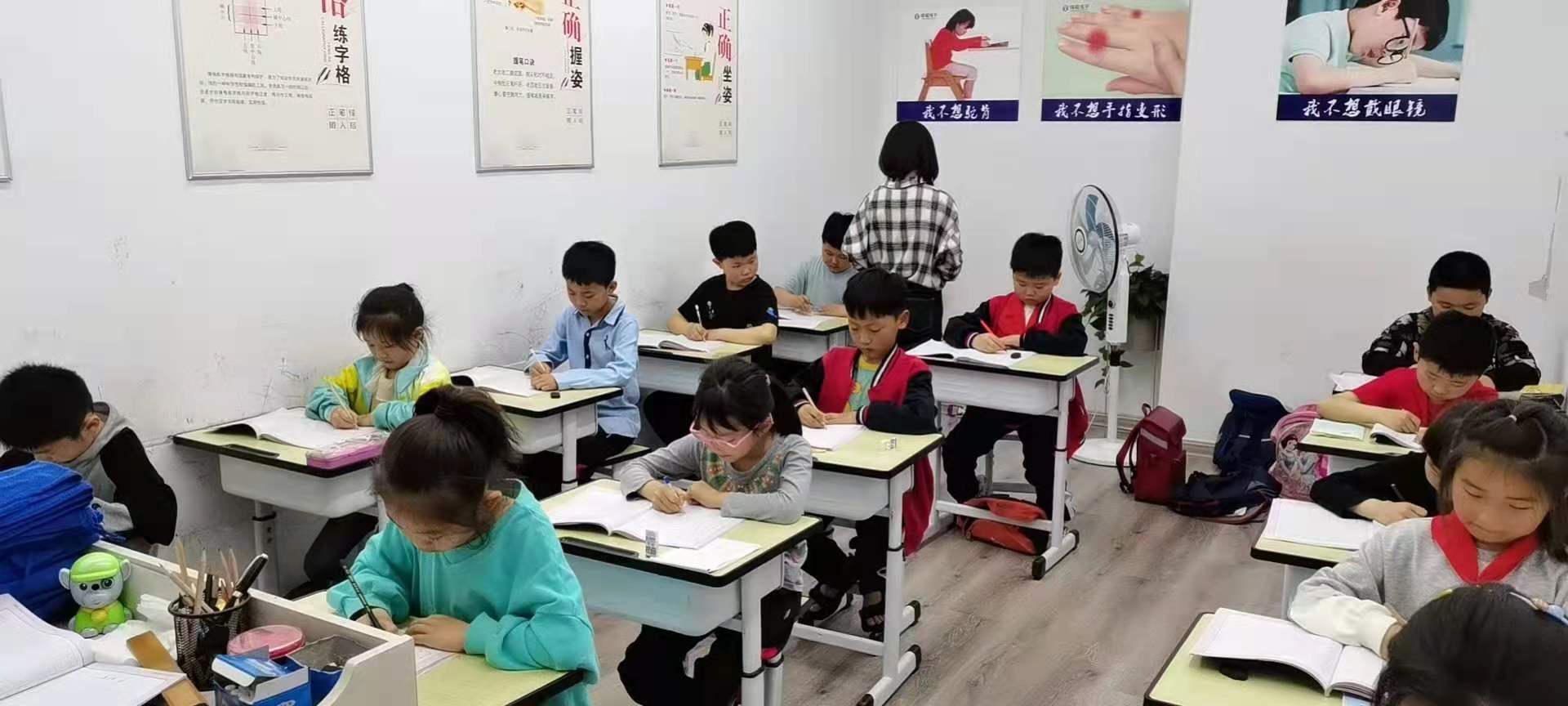 馬上放寒假了，孩子練字的好時機千萬別錯過！看看閱卷老師的感悟